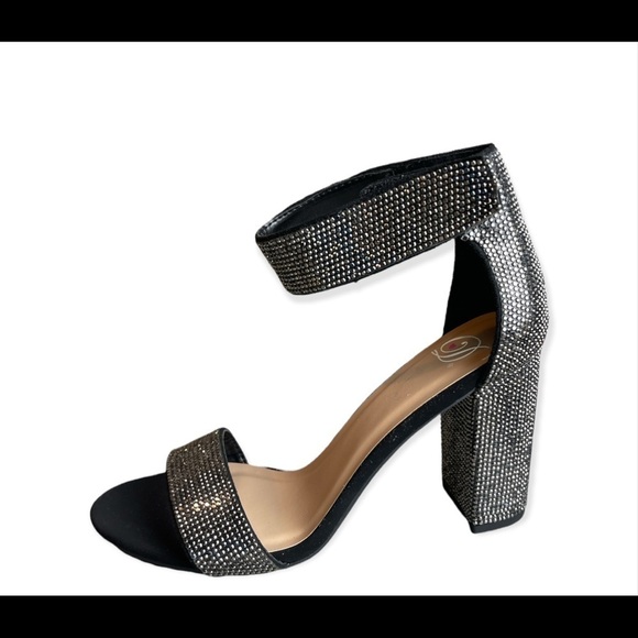Jeweled ankle strap heeled sandal. - Picture 4 of 5